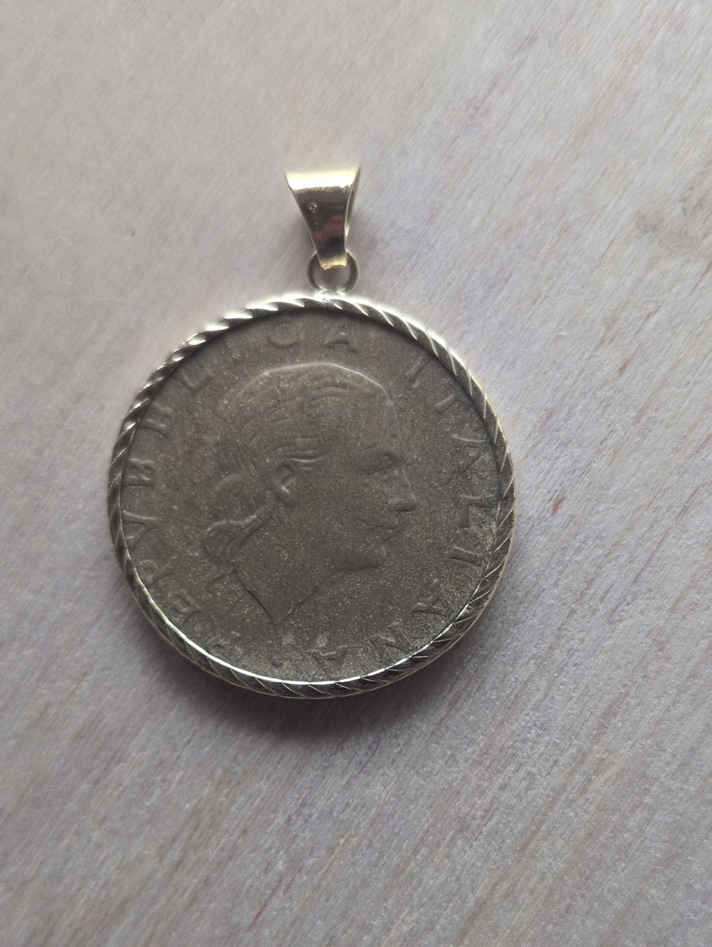 14k frame Vintage Italian Lira Coin Pendant - Picture 4 of 5